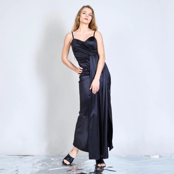 Long Cocktail Dress with Veil - Black