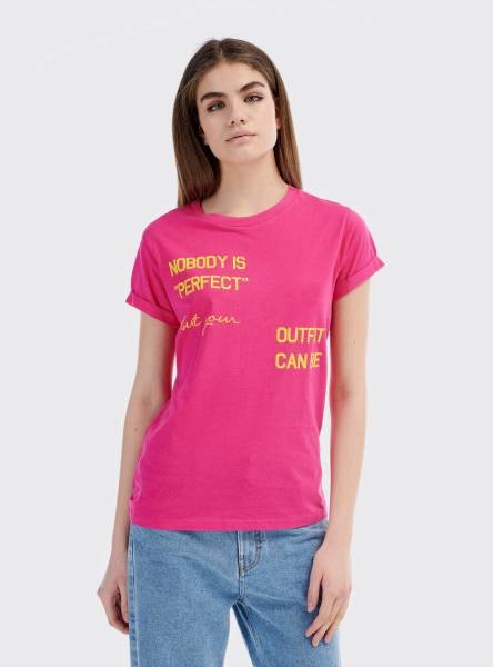 Alcott T-shirt with Front Print - Fuchsia