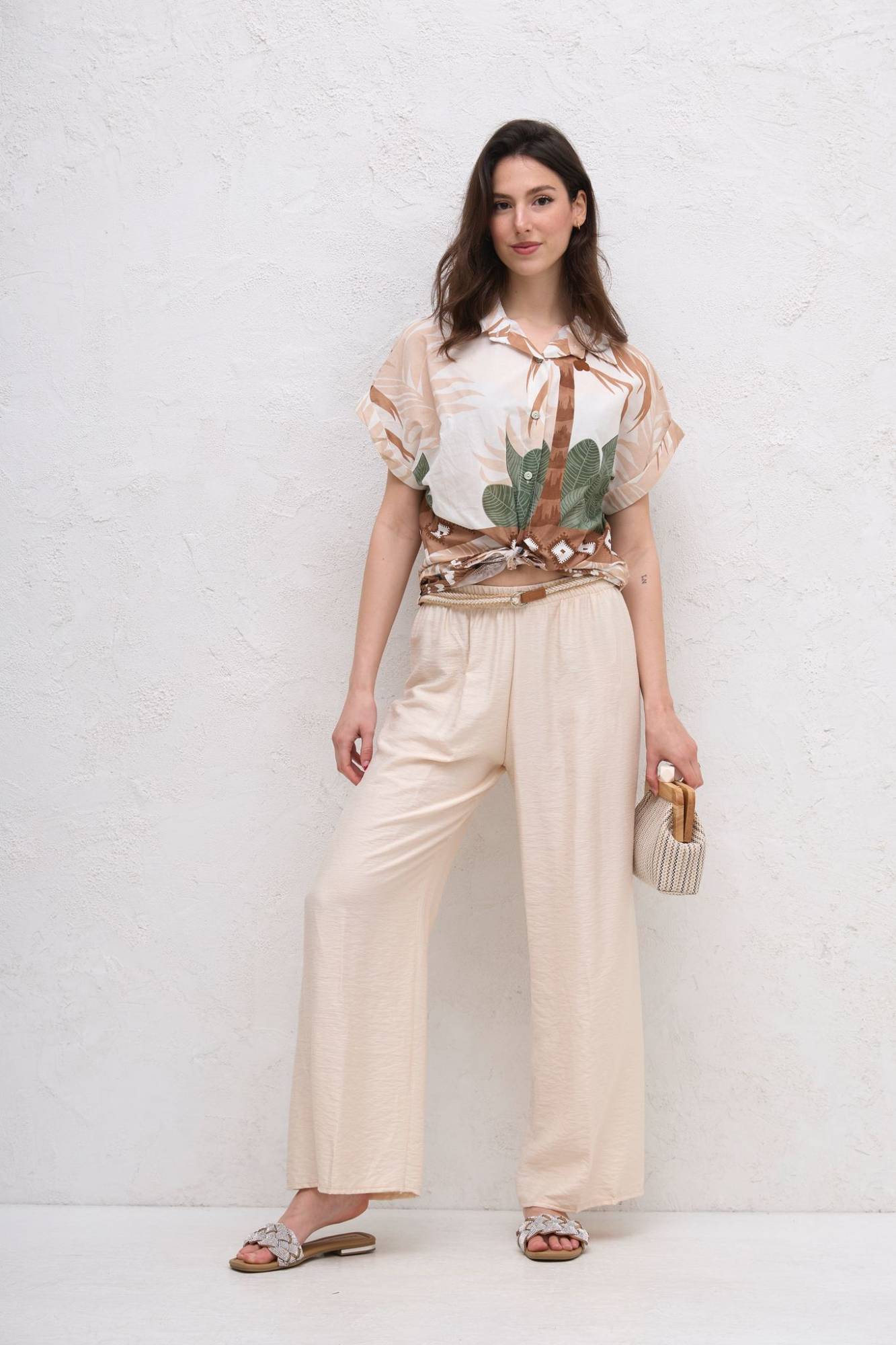 Wide-Leg Relaxed Fit Pants - Beige