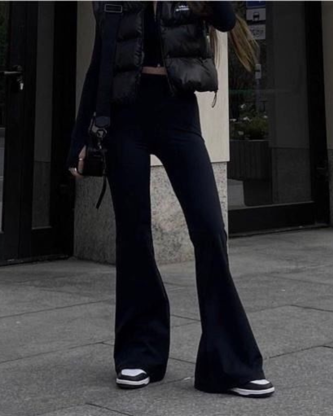 High-Waist Flared Pants - Black
